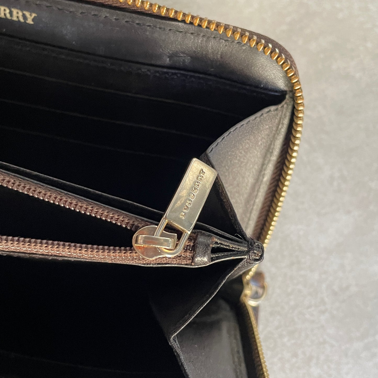 Billetera Burberry
