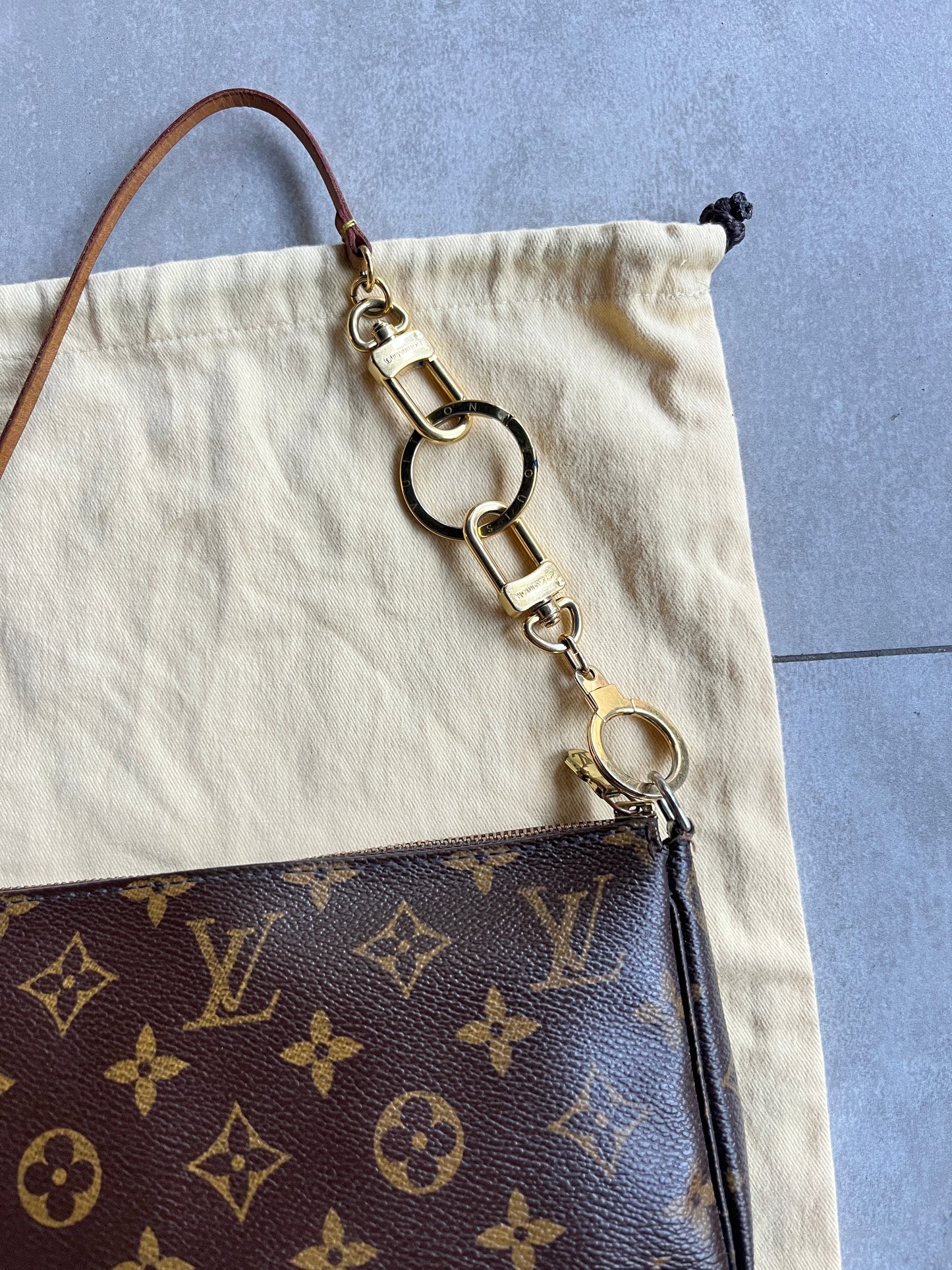 Louis Vuitton Pochette