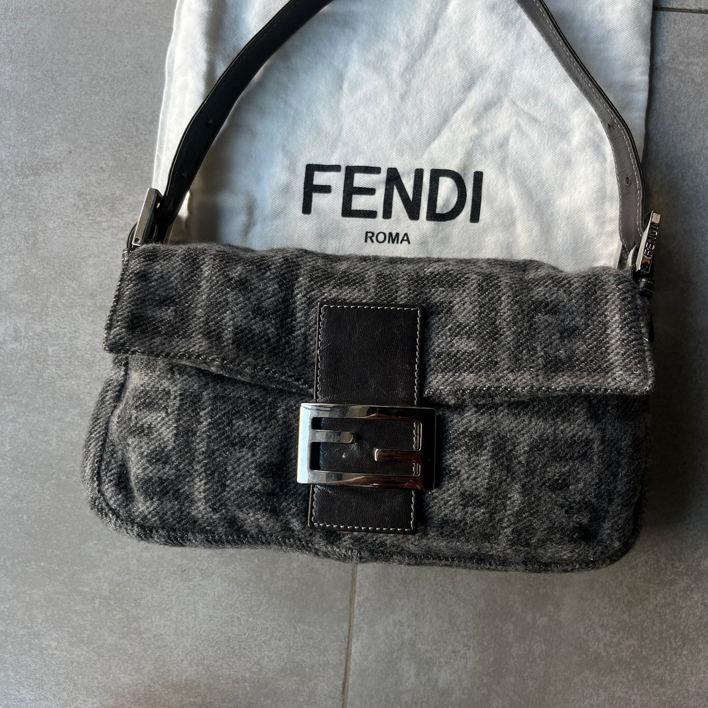 Cartera Fendi