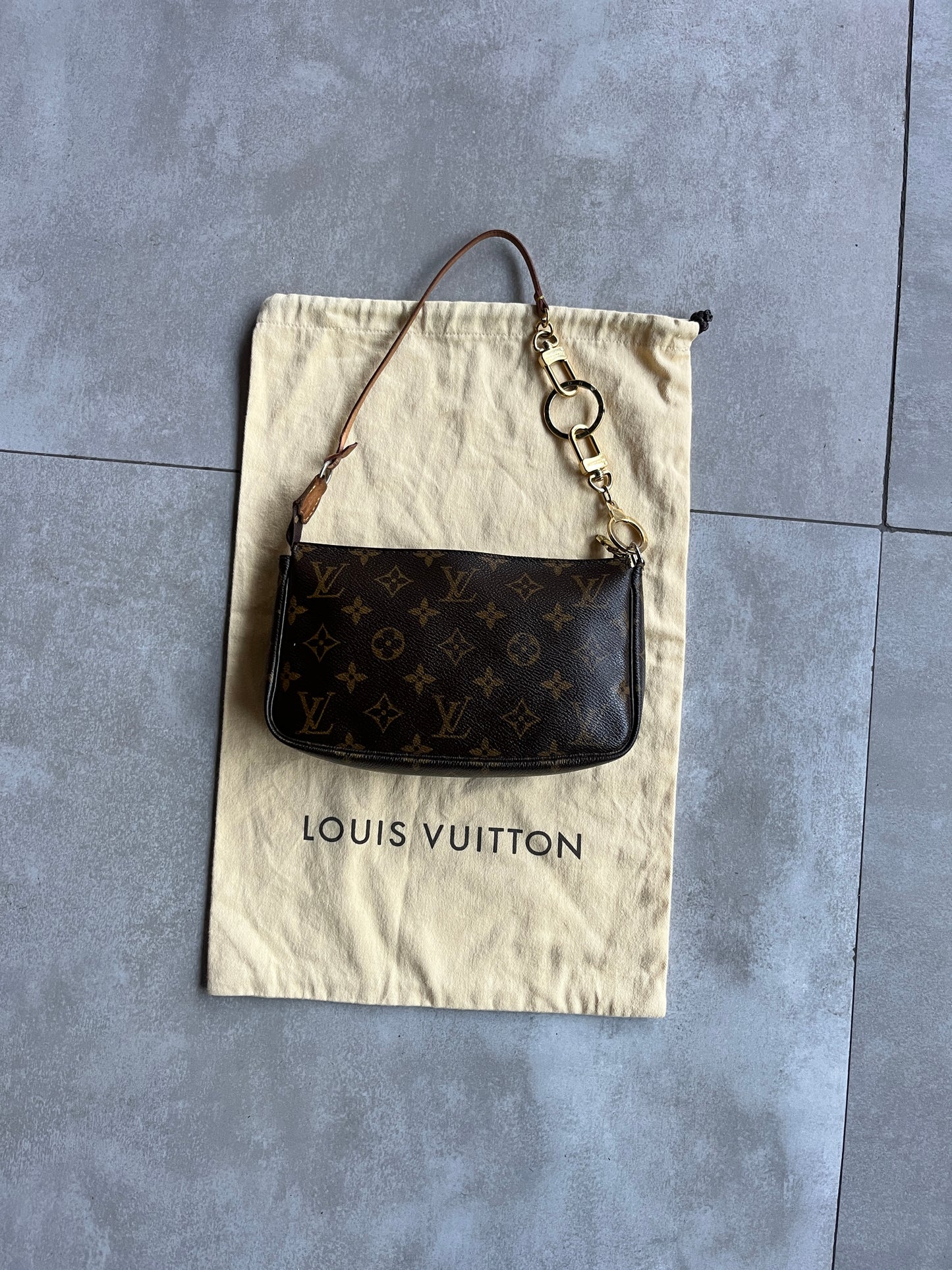 Louis Vuitton Pochette