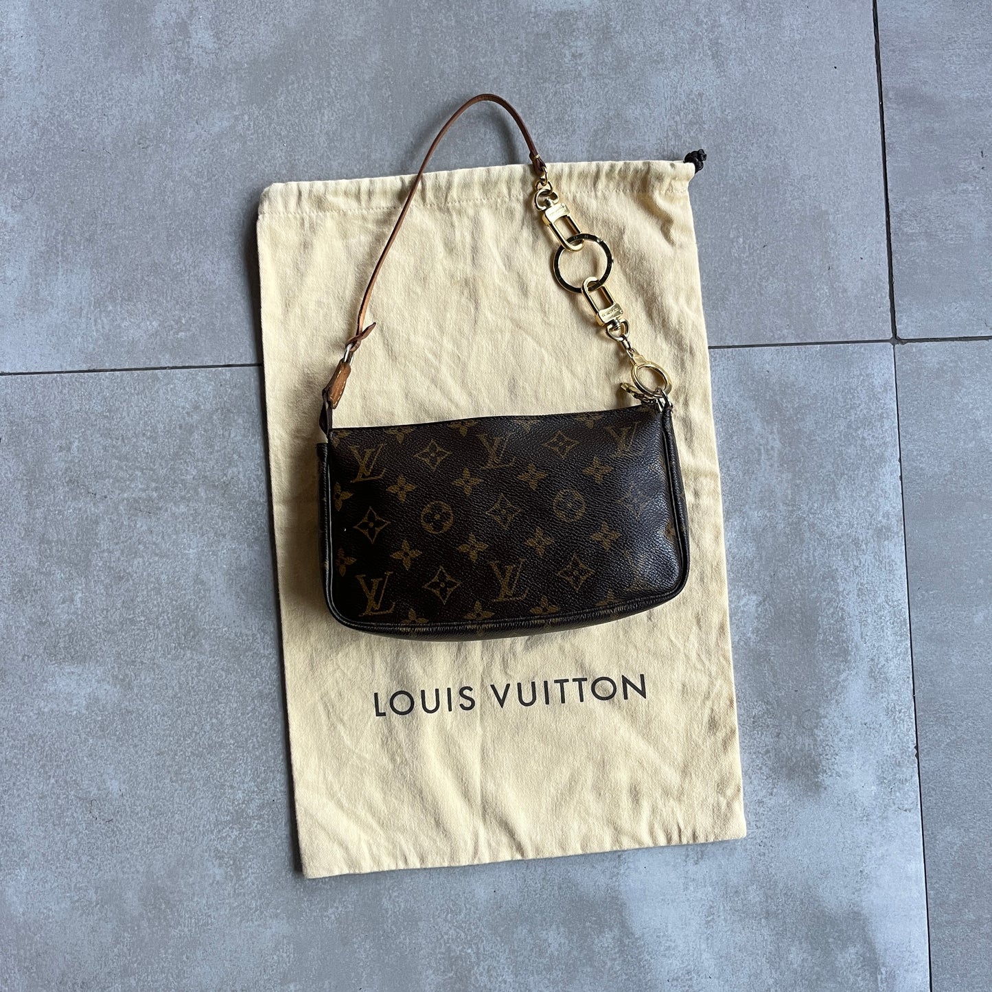 Louis Vuitton Pochette