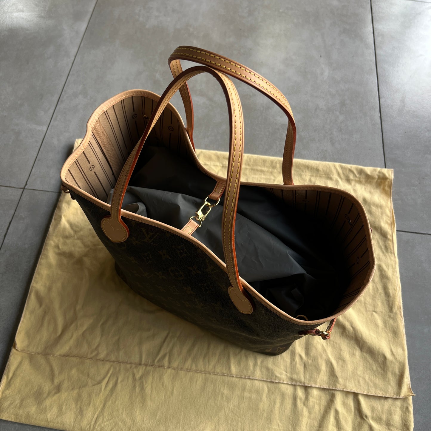 Louis Vuitton Neverfull MM