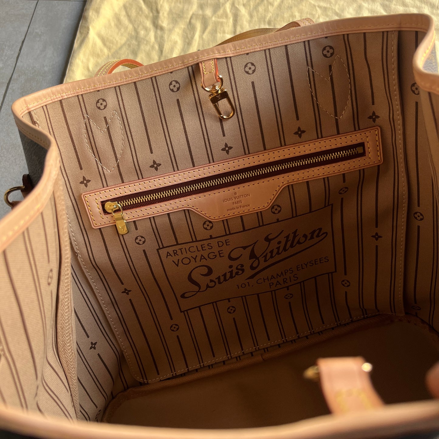 Louis Vuitton Neverfull MM