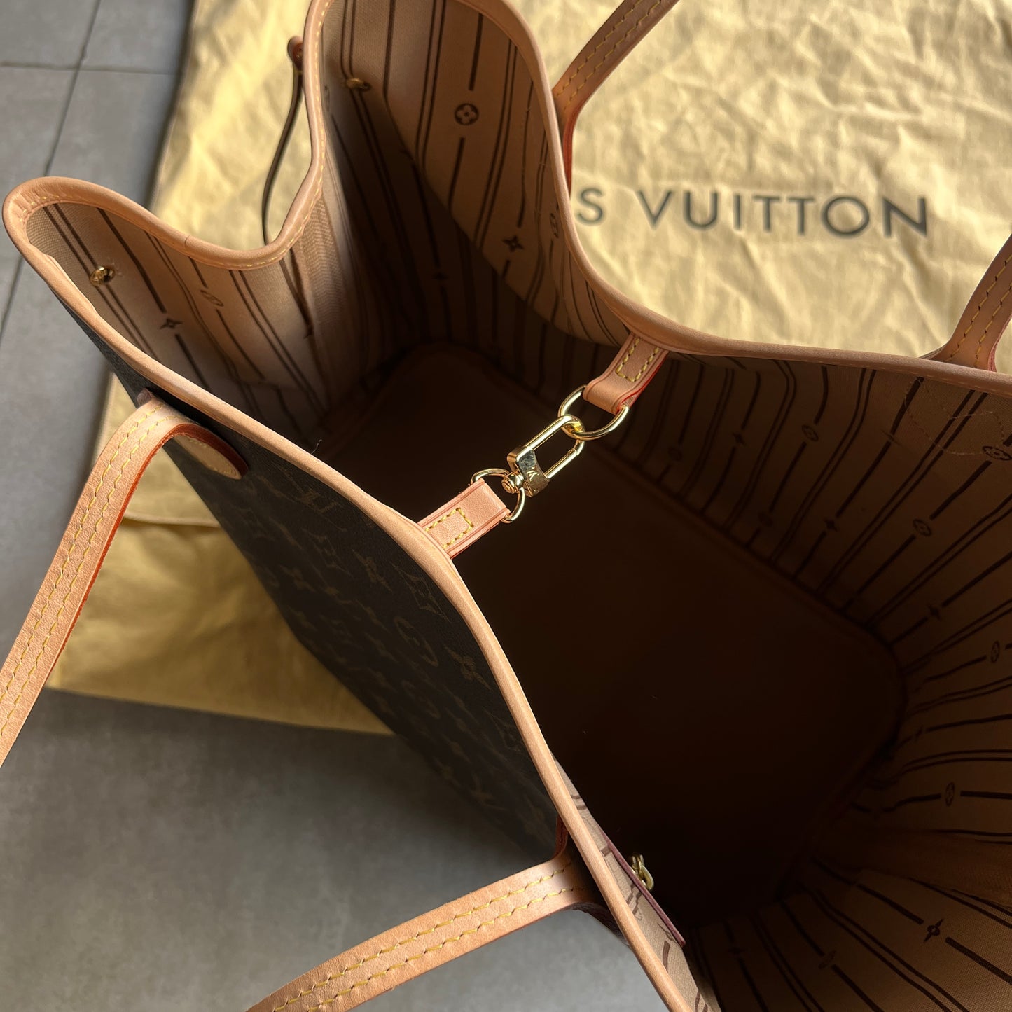 Louis Vuitton Neverfull MM