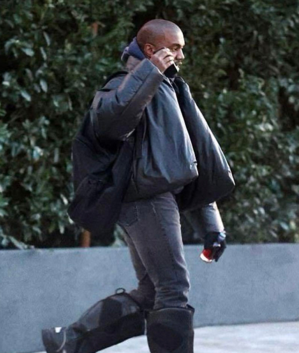 Jacket Yeezy Gap – Lé Sang