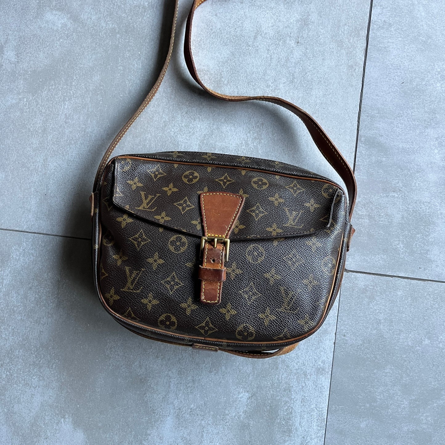 Louis Vuitton Shoulder bag